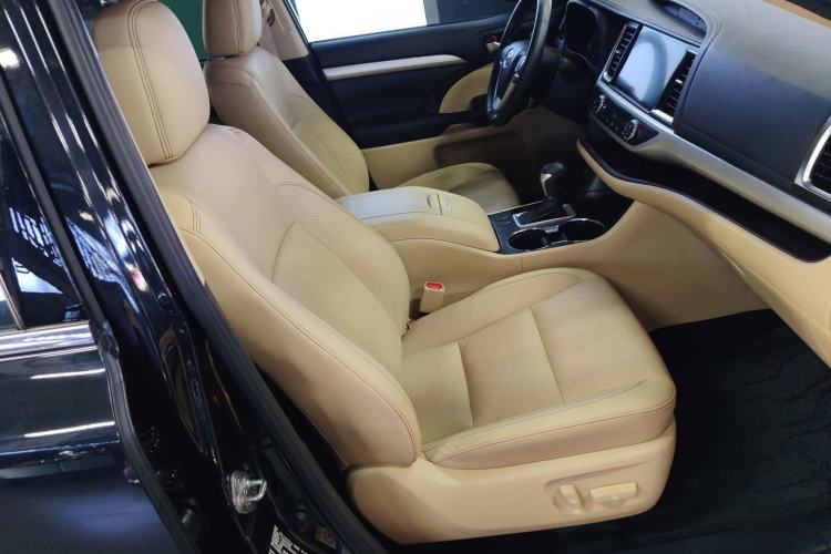 Used Toyota Highlander 2021 2.0T Four-Wheel Drive Luxury Edition 7 Seats Right Front Seat