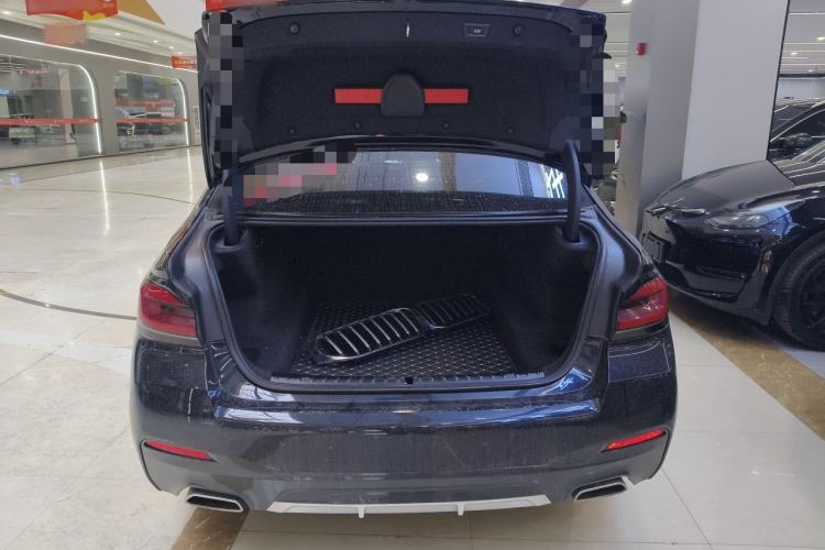 Used BMW 5 Series 2022 Second Facelift 525Li M Sport Package
