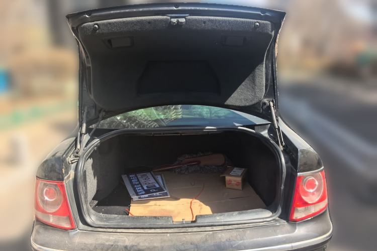 Used Volkswagen Passat 2005 1.8T Automatic Luxury Model Trunk