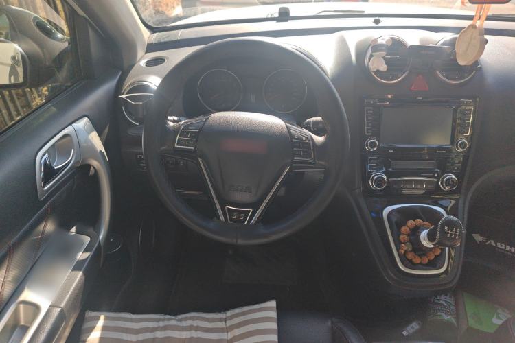 Used Haval H6 2014 Upgraded Model 1.5T Manual Two-Wheel Drive Elite Version