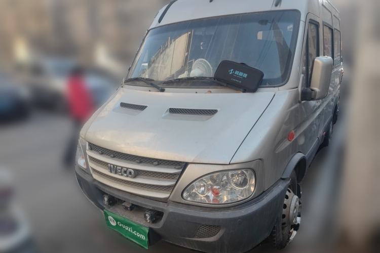 Used Iveco Power Daily 2013 3.0T-V39 Low-Roof Box Truck F1C