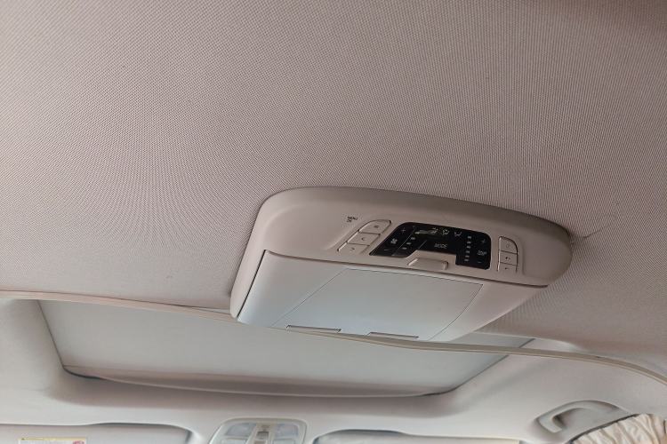 Used SAIC MAXUS G10 2016 2.0T Automatic Luxury Executive Edition Headliner