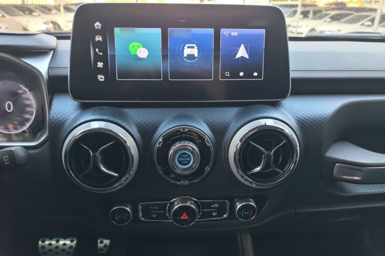 Used BAIC Off-Road BJ40 2023 2.0T Automatic Four-Wheel Drive Urban Hunter Edition Chivalrous Type Interior 5