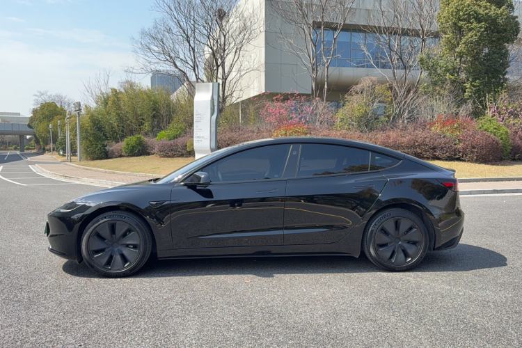 Used Tesla Model 3 2023 Rear-Wheel-Drive Version
