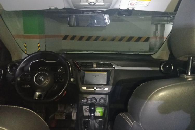 Used MG ZS 2017 1.5L Automatic Luxury Edition Center Console