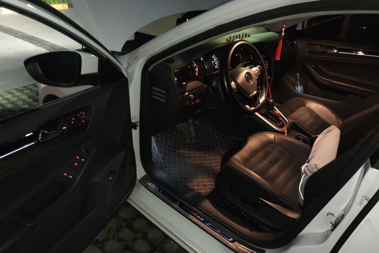 Used Volkswagen Sagitar 2017 230TSI Automatic Luxury Edition