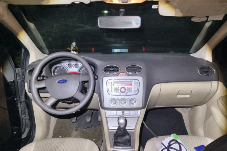 Used Ford Focus 2011 Sedan 1.8L Manual Comfort Model
