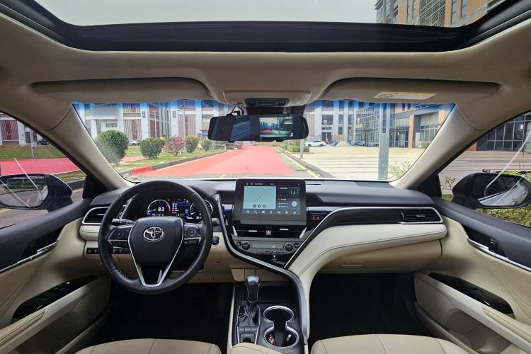 Used Toyota Camry 2021 2.5G Luxury Edition Interior 3