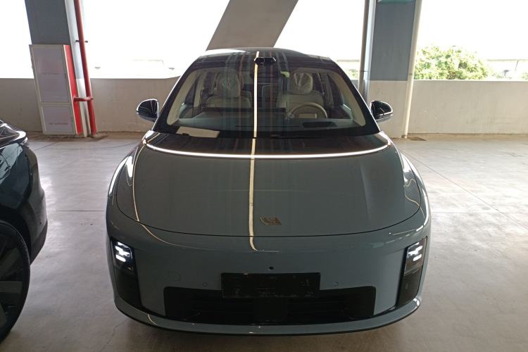 Used Li Auto i8 2025 Model Standard Version
