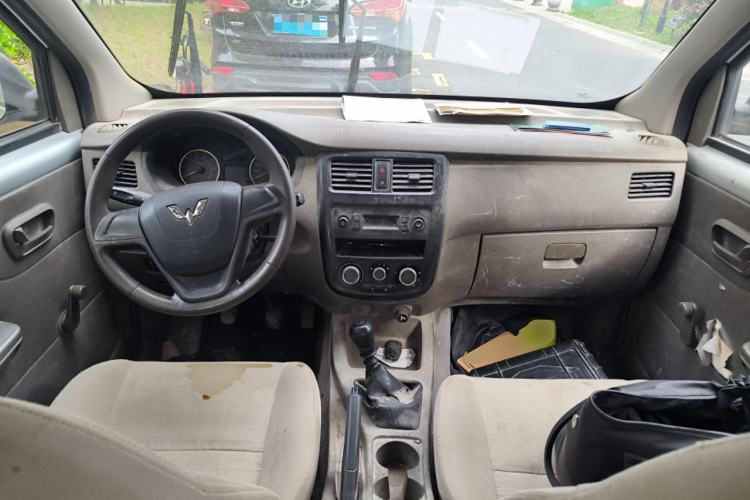 Used Wuling Rongguang V 2019 1.5L Van - Utility Model
