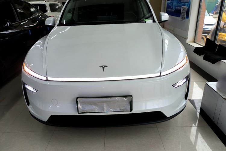 Used Tesla Model Y 2025 Rear-Wheel-Drive Version Front