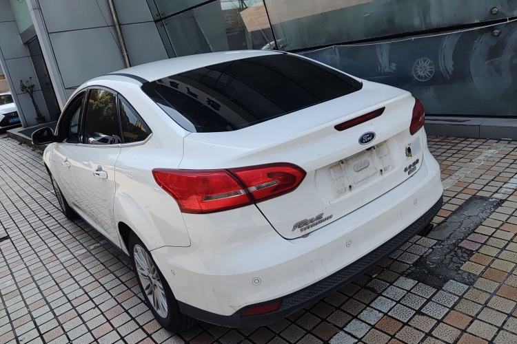 Used Ford Focus 2015 Sedan EcoBoost 180 Automatic Flagship Model
