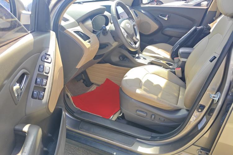 Used Hyundai ix35 2012 2.0L Automatic Two-Wheel Drive Elite Edition GLS Driver Seat