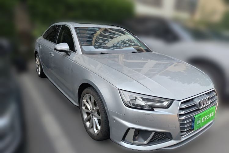 Used Audi A4L 2019 40 TFSI Fashion Edition China VI Emission Standard Front Right 45 Deg