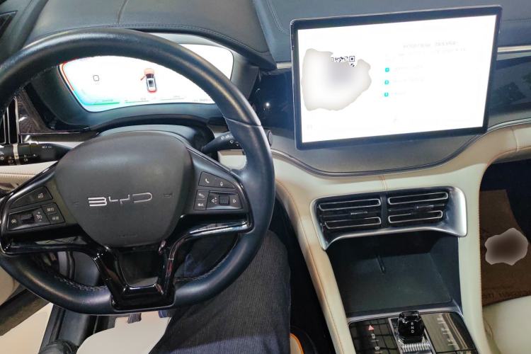 Used BYD Song PLUS New Energy 2024 HONOR Edition DM-i 71km Luxury Model Center Console