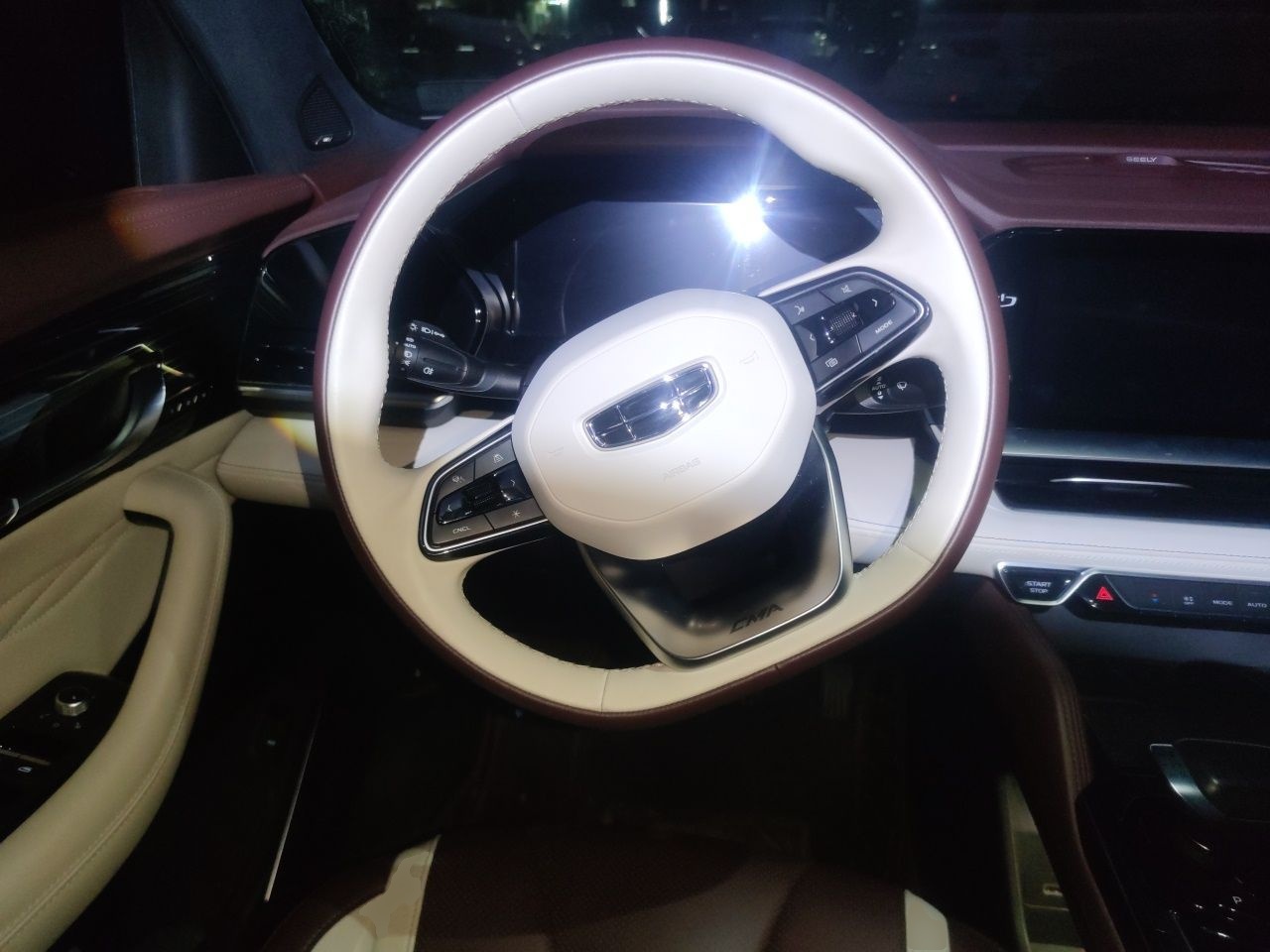 Geely Auto Monjaro L 2024 2.0TD High-Power Automatic Two-Wheel Drive Yunqi Version — снимка 10