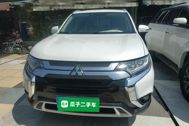 Used Mitsubishi Outlander 2019 2.0L Two-Wheel Drive Comfort Edition 5 Seats China V Standard
