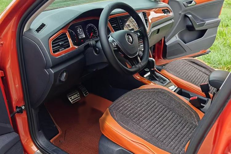 Used Volkswagen T-ROC 2018 230TSI DSG Two-Wheel Drive Advanced Version China V Standard