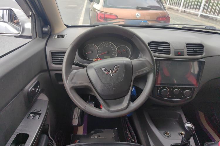 Used Wuling Hongguang 2015 1.5L S Base Model China IV