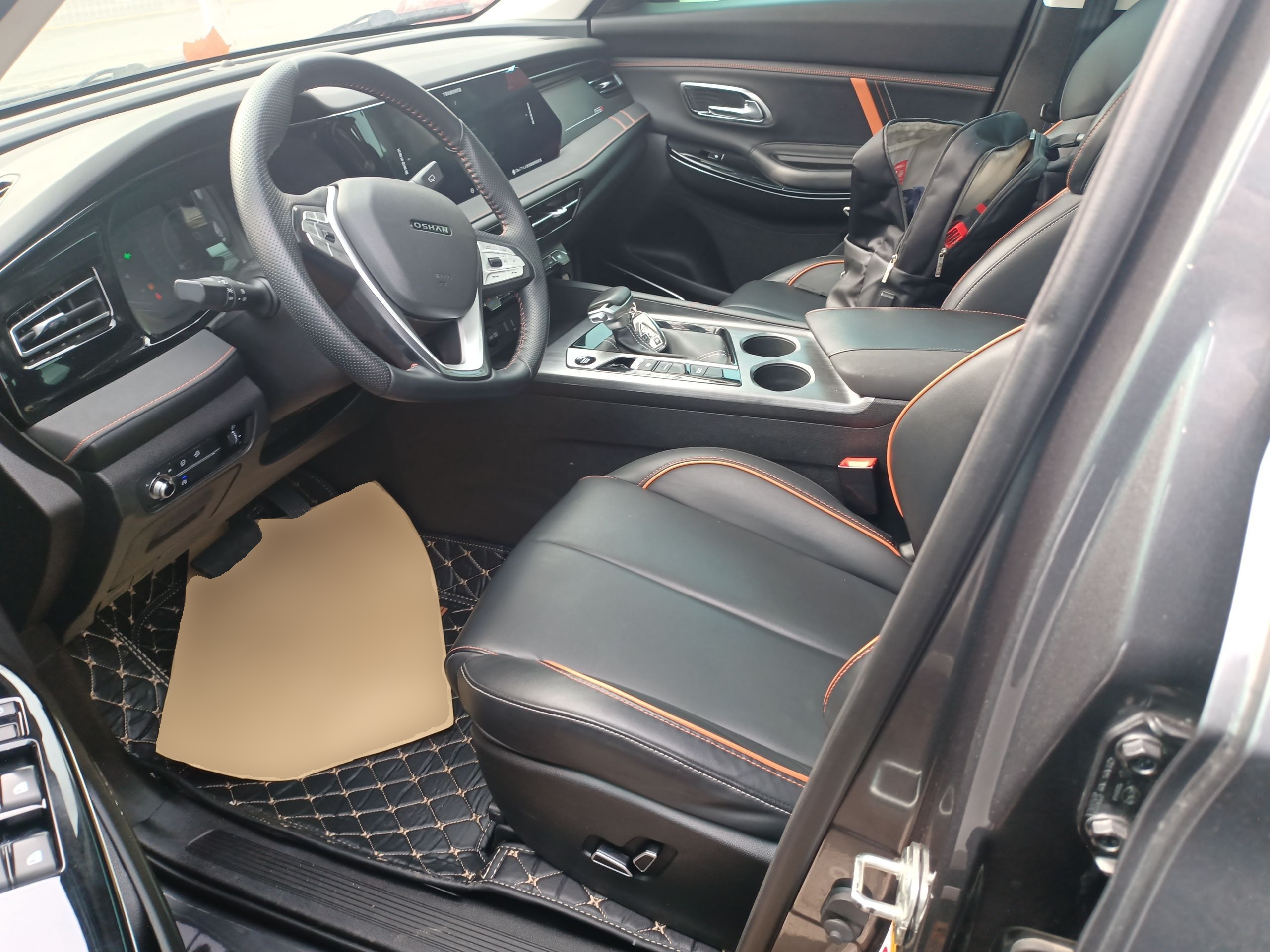 المقاعد الأمامية داخل السيارة