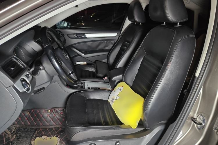 Used Volkswagen Passat 2013 1.8TSI DSG Ultimate Edition Left Front Seat