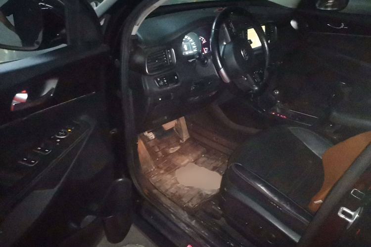 Used Kia Sorento 2015 Sorento L 2.2T Diesel 4WD Elite Edition 7 Seats China IV Standard