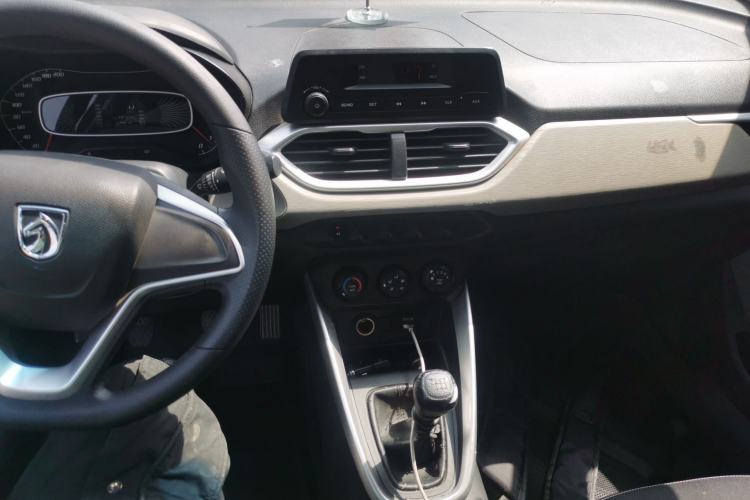 Used Baojun 510 2017 1.5L manual Comfort trim