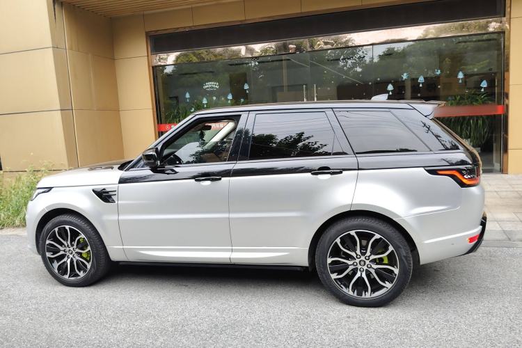 Used Land Rover Range Rover Sport 2022 3.0 L6 YAO Black Edition
