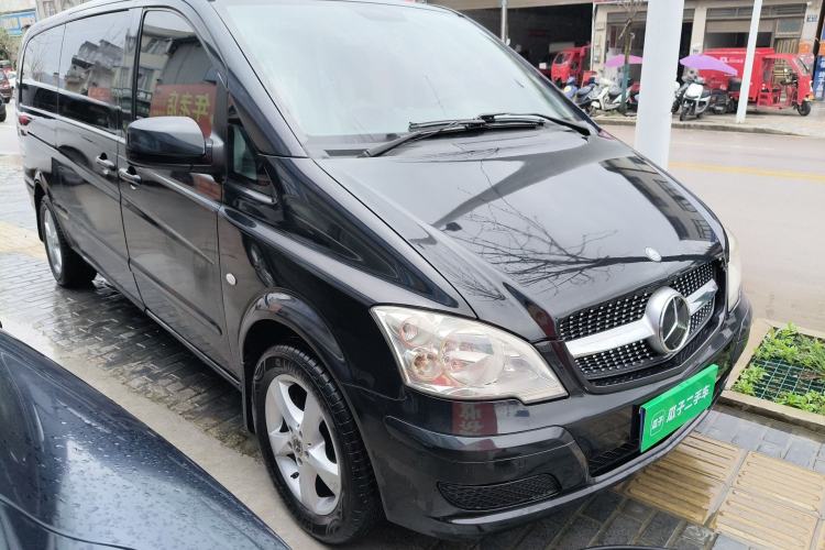 Used Mercedes-Benz Vito 2011 2.5L 7-seater executive version Front Right 45 Deg