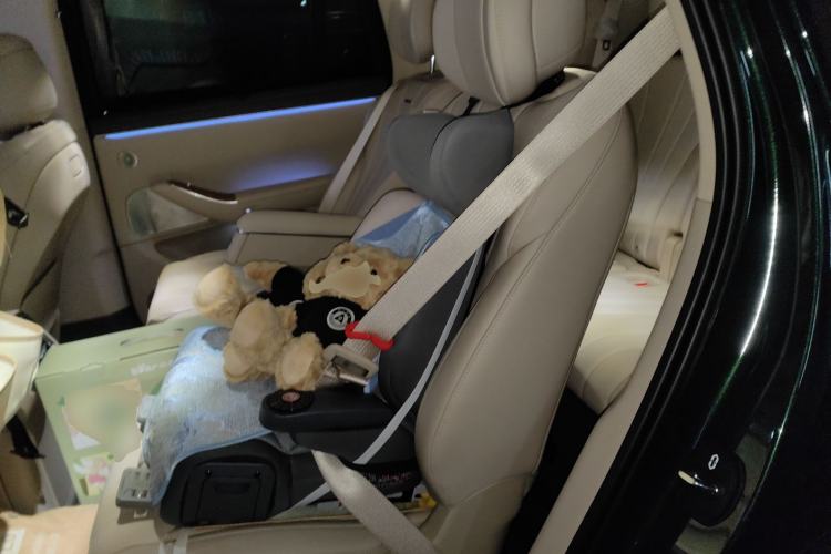 Used Hima AITO M7 2026 Model Range-Extending Max All-Wheel Drive 6-Seater Version Left Rear Seat