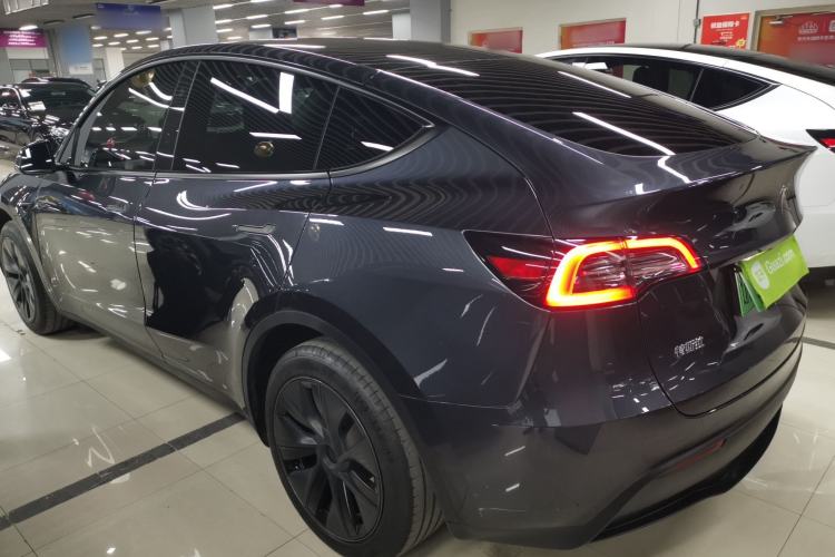 Used Tesla Model Y 2024 Rear-Wheel-Drive Version Exterior 2