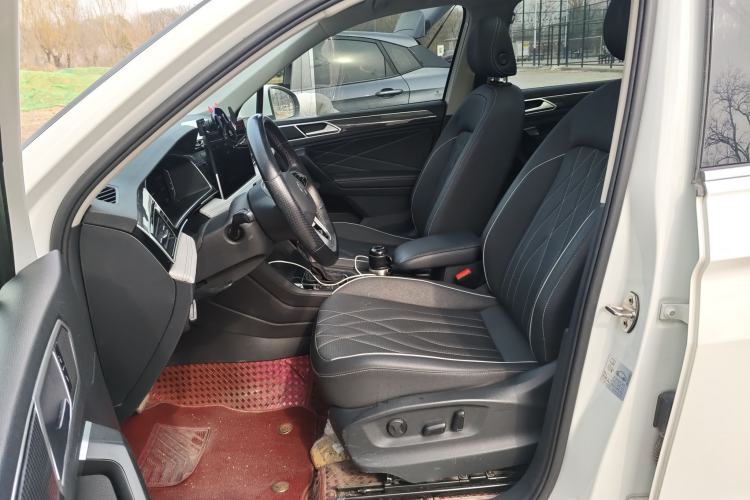 Used Volkswagen Tiguan L 2022 330TSI Automatic Two-Wheel Drive R-Line Enhanced Edition Left Front Seat