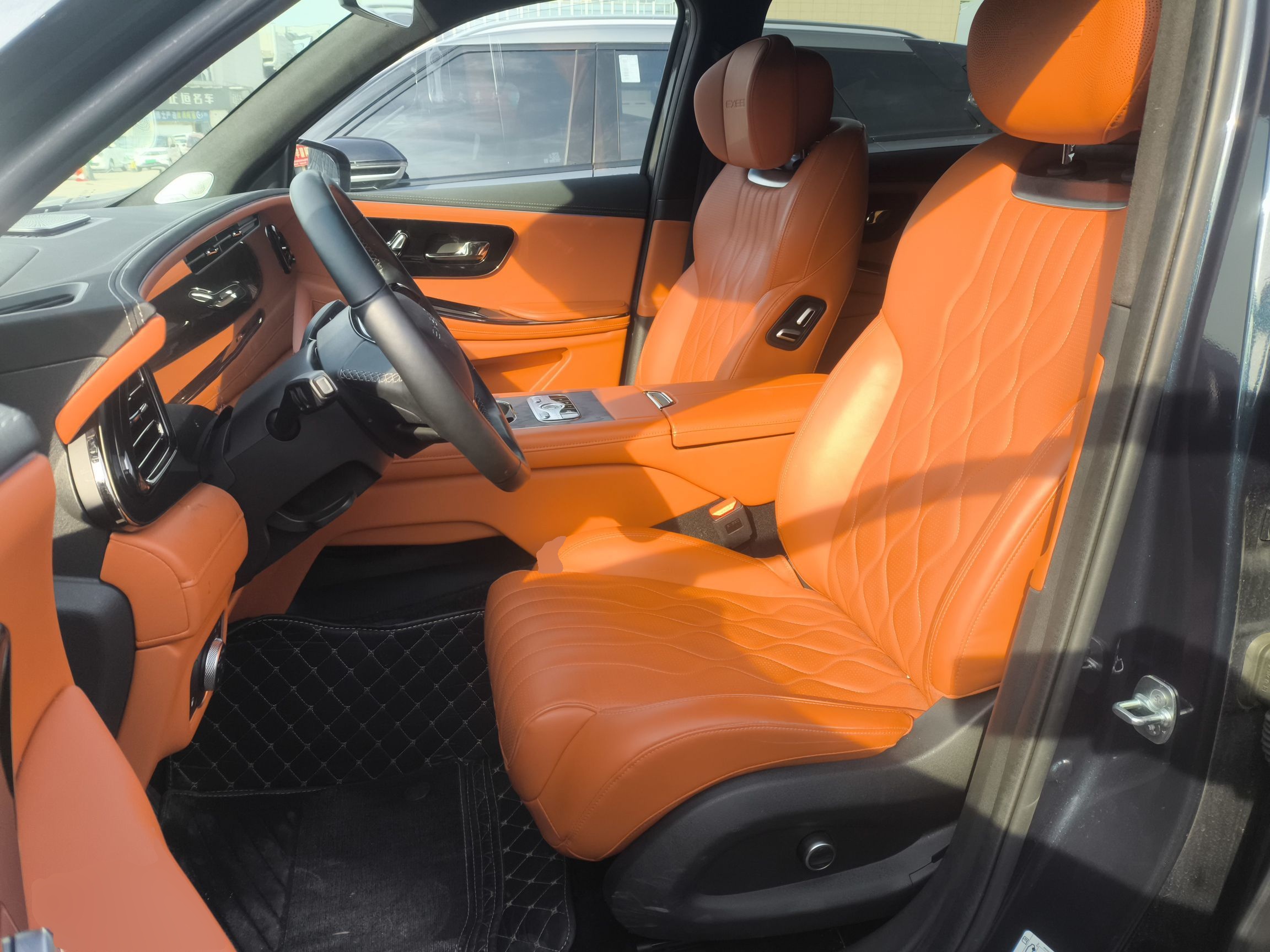 Переднее сиденье в автомобиле