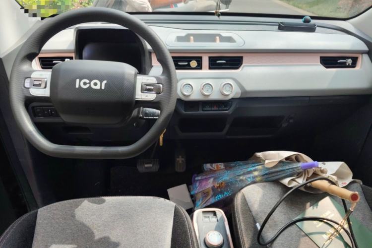 Used Chery QQ Ice Cream 2022 170km Sundae Phosphate Lithium-Ion Center Console