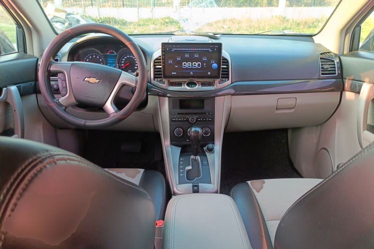 Used Chevrolet Captiva 2015 2.4L Two-Wheel Drive Urban Version 5 Seats Center Console