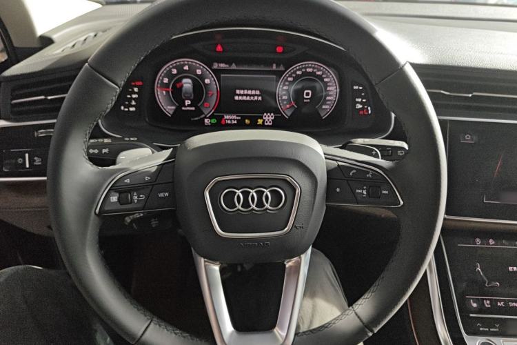 Used Audi Q7 2023 45 TFSI quattro S line Sport model Steering Wheel