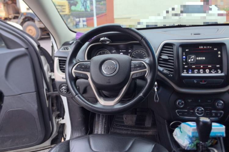 Used Jeep Cherokee 2014 2.4L Urban Edition