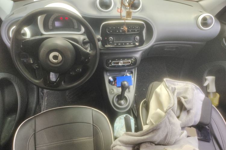 Used smart forfour 2018 1.0L 52 kW Dynamic Edition
