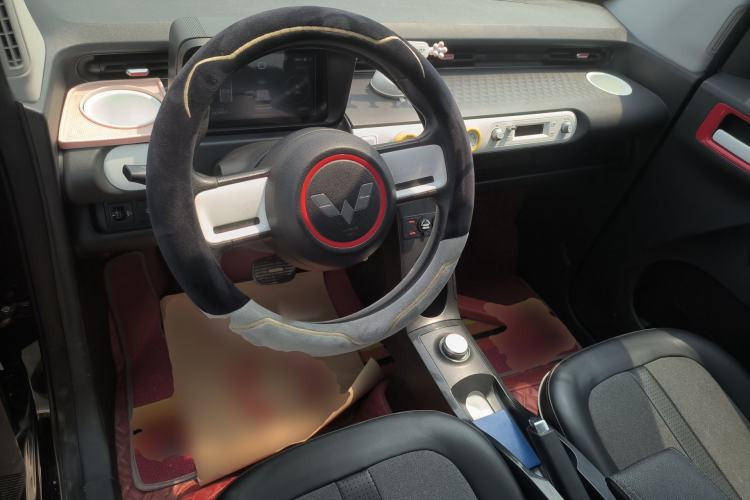 Used Wuling Hongguang MINIEV 2022 GAMEBOY 300km Enthusiast Model with Lithium Iron Phosphate Center Console