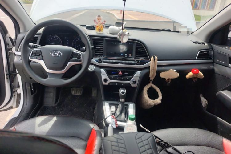 Used Hyundai Elantra (6th Generation / Lingdong) 2016 1.6L Automatic ZhiXuan – Elite Version Center Console