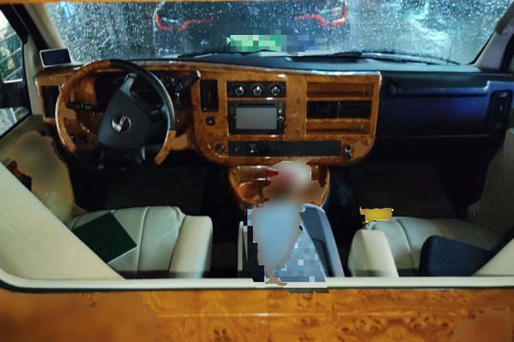 Used GMC SAVANA 2011 6.0L Business Star 10 Seats
