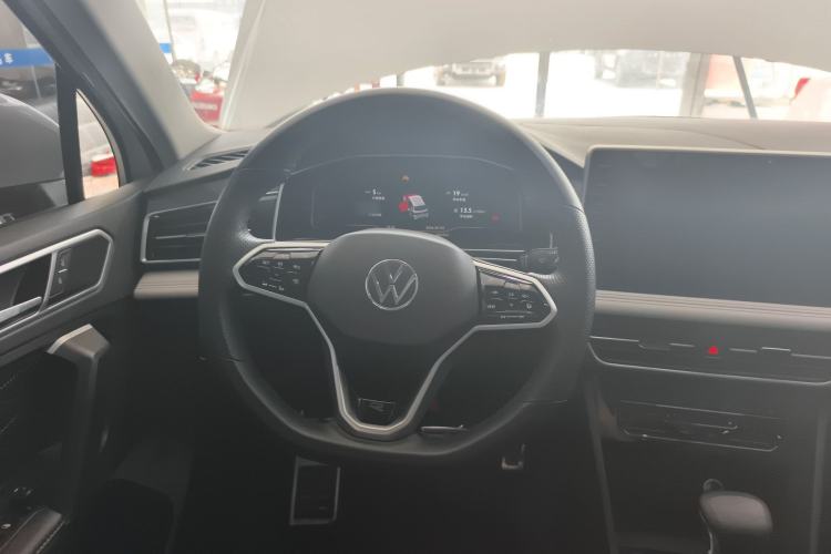 Used Volkswagen Tiguan L 2023 Restyled 330TSI Automatic Two-Wheel Drive R-Line Enhanced Comfort Version Steering Wheel