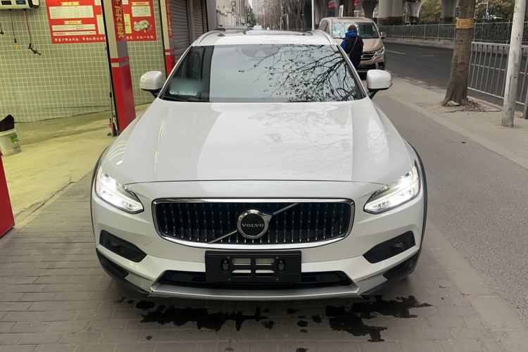 Used Volvo V90 2021 Cross Country B5 AWD Smart Range Edition