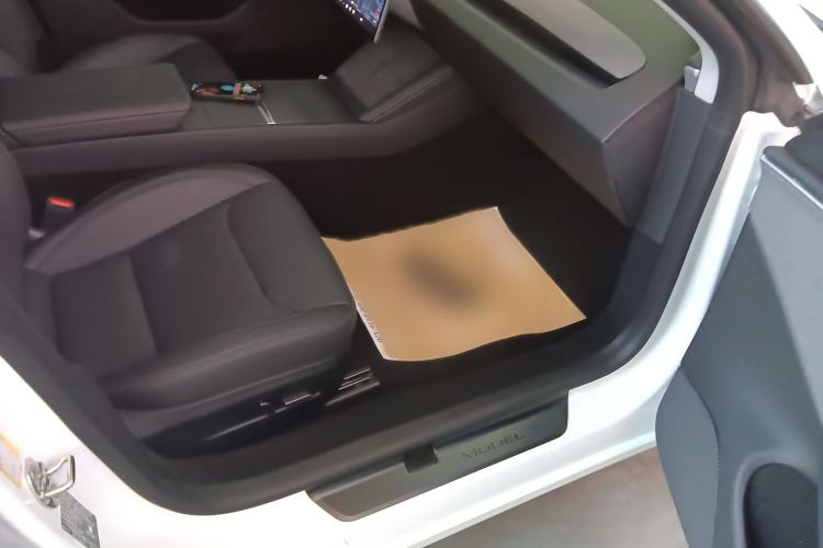 Used Tesla Model 3 2023 Rear-Wheel-Drive Version
