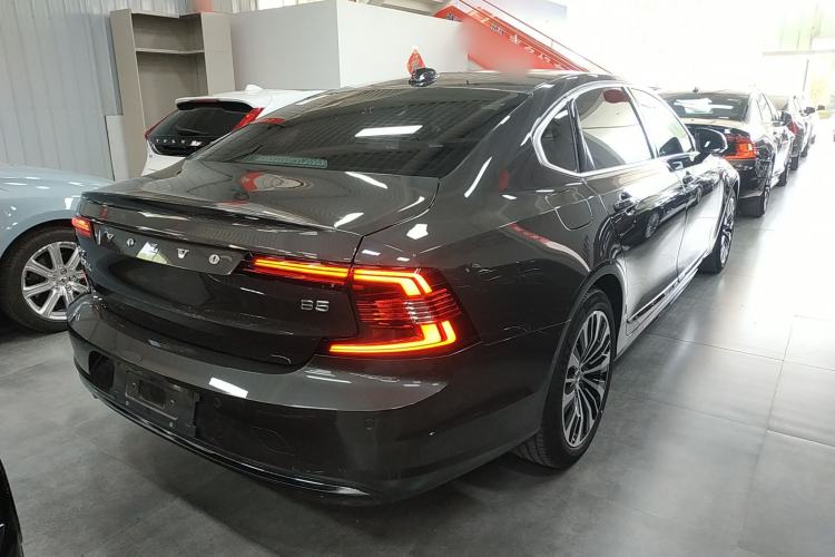 Used Volvo S90 2023 B5 Zhiyi Luxury Edition

