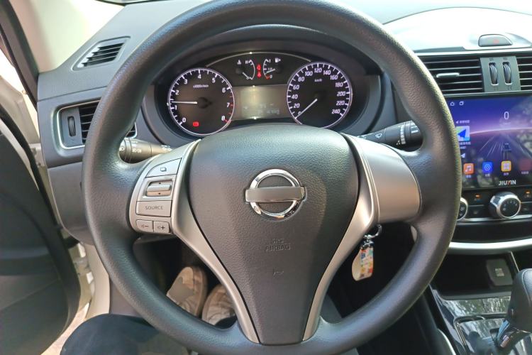 Used Nissan Tiida 2016 1.6L CVT Cool Dynamic Edition
