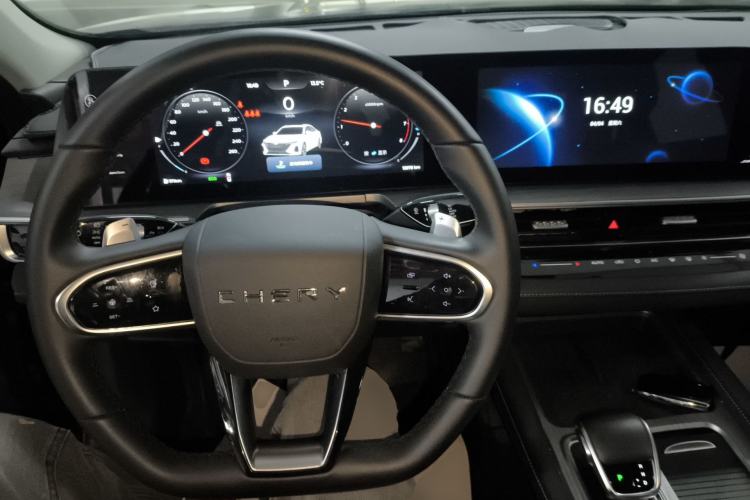 Used Chery Arrizo 8 2023 High-Performance Edition 2.0T DCT Powerfully Equipped Center Console