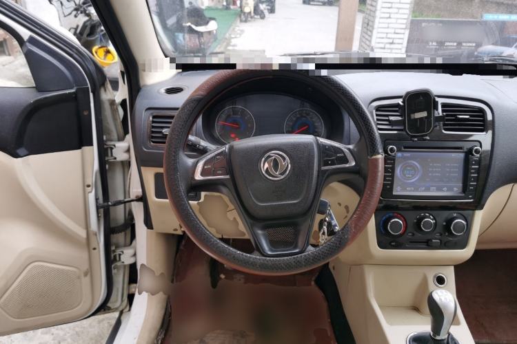 Used Dongfeng Fengon 370 2016 1.5L Manual Elite Home Edition 7-Seater
