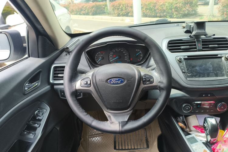 Used Ford Escort 2015 1.5L Automatic Fashion Model