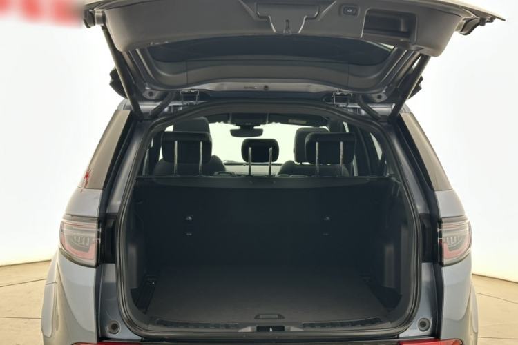 Used Land Rover Discovery Sport 2020 249 PS R-Dynamic Performance Edition Interior 5